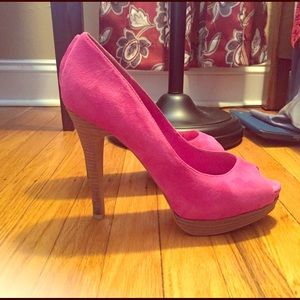 :steve madden: hot pink suede heels